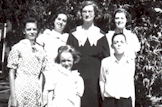 The Hutton Children with their mother in 1934